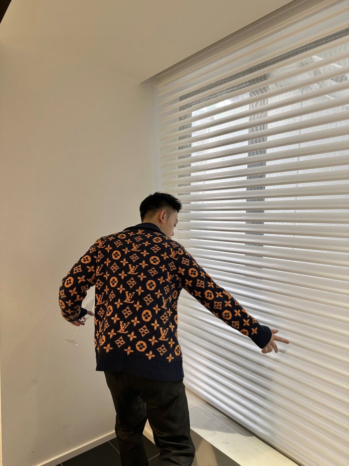 Clothes LOUIS VUITTON 920
