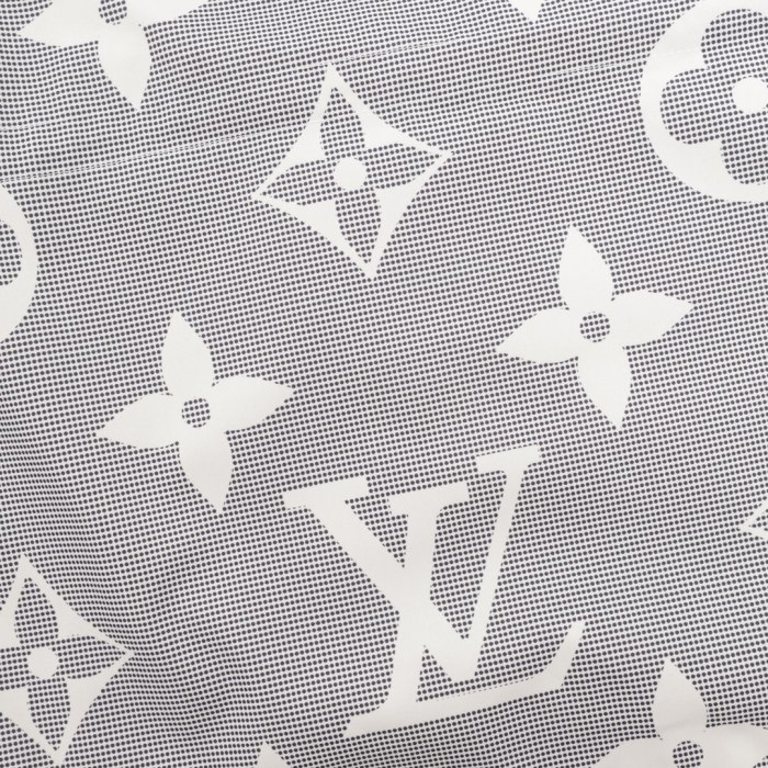 Clothes LOUIS VUITTON 914