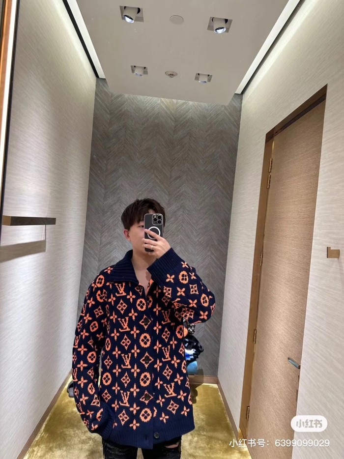 Clothes LOUIS VUITTON 918