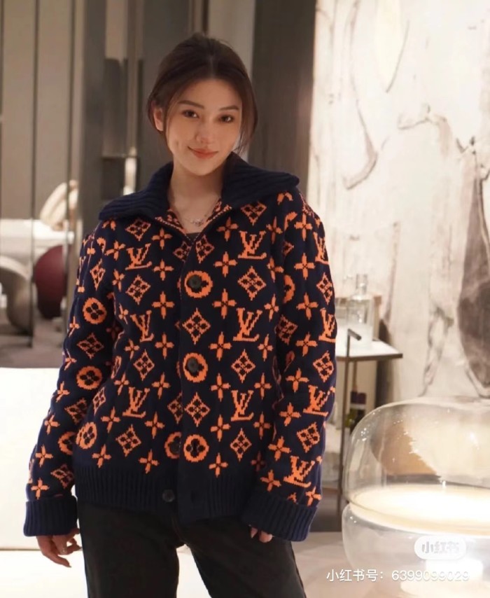 Clothes LOUIS VUITTON 918