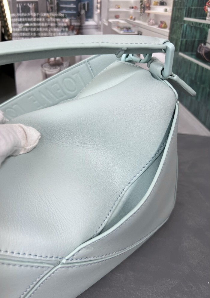 Handbags LOEWE 𝙿𝚞𝚣𝚣𝚕𝚎 size:24-16.5-10.5 cm