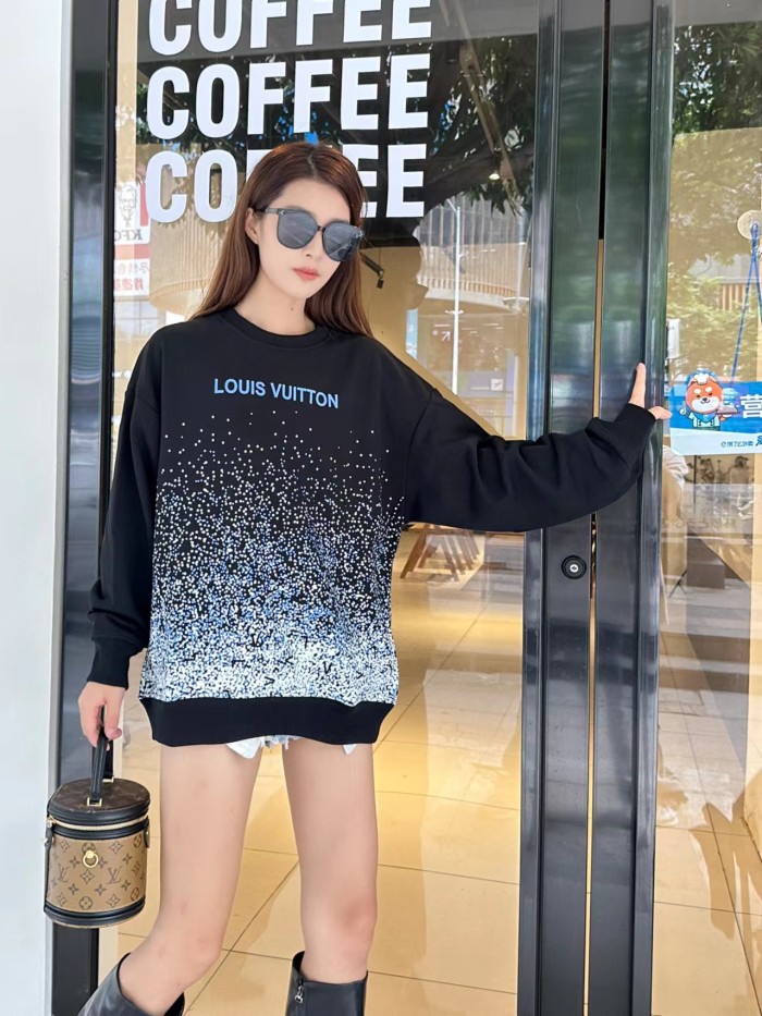 Clothes LOUIS VUITTON 921