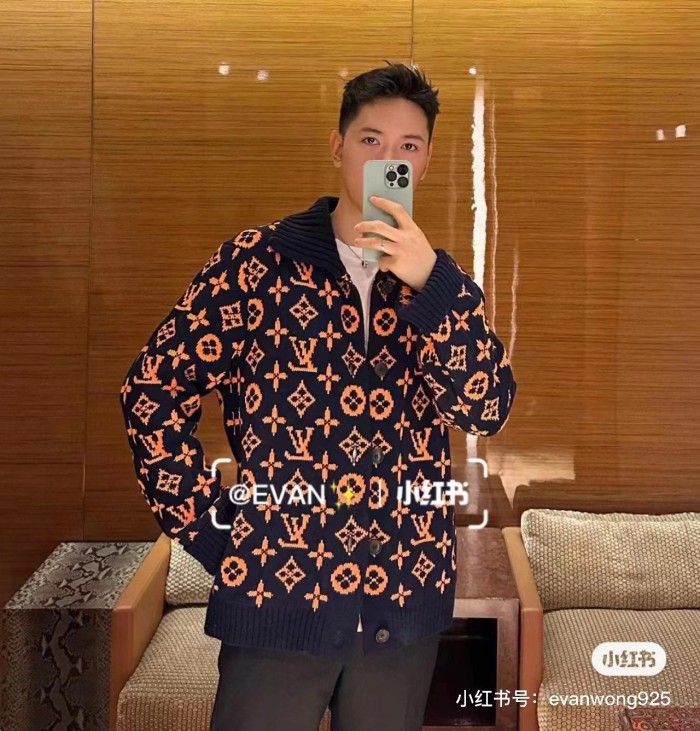 Clothes LOUIS VUITTON 918