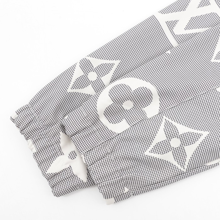 Clothes LOUIS VUITTON 914