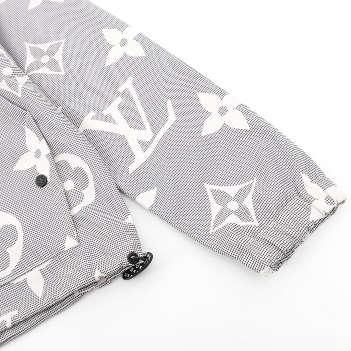 Clothes LOUIS VUITTON 914