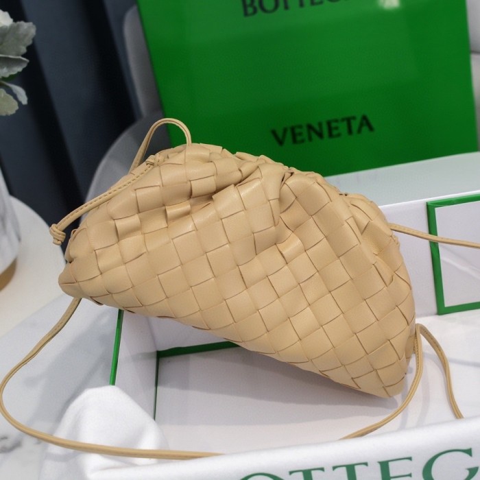 handbags Bottega Veneta The pouch size:23*13*8