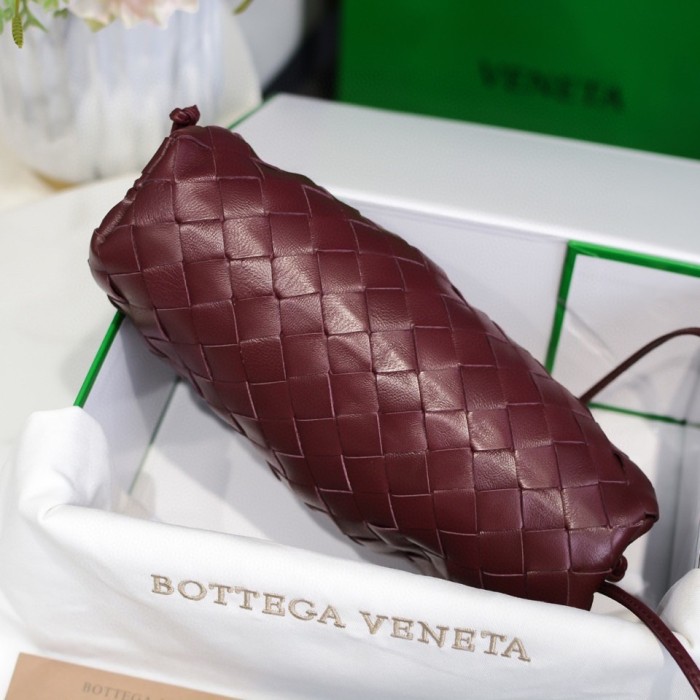 handbags Bottega Veneta The pouch size:23*13*8