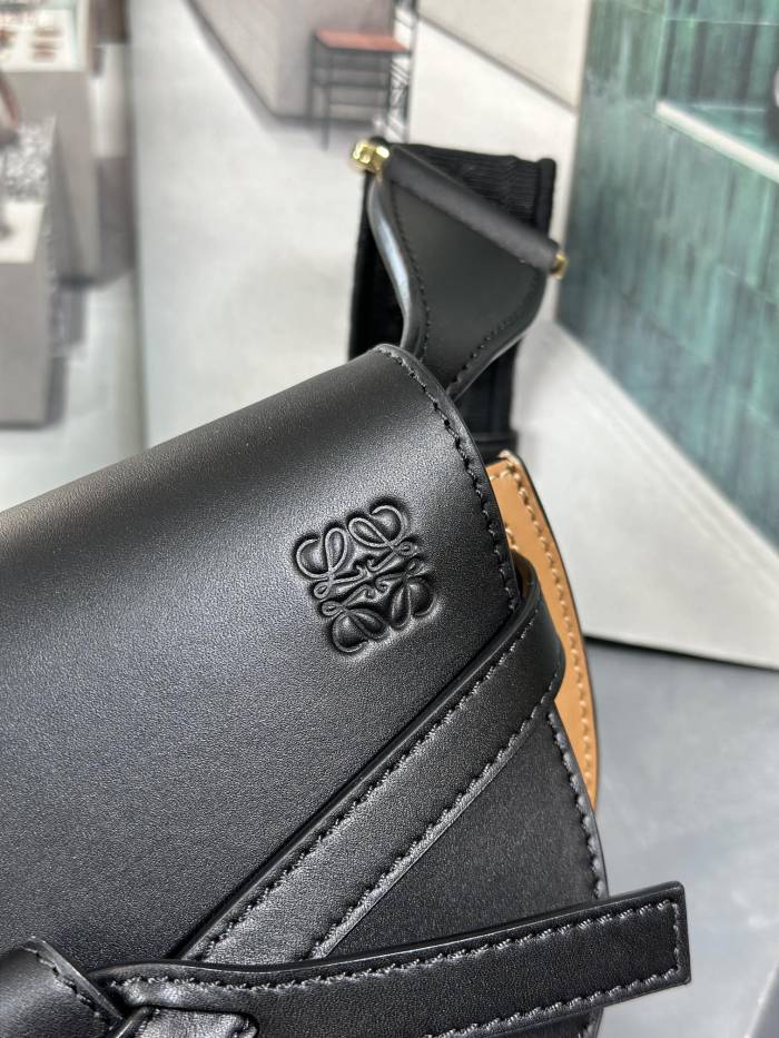 Handbags LOEWE 𝘔𝘪𝘯𝘪 𝘎𝘢𝘵𝘦 size:15*12.5*9cm