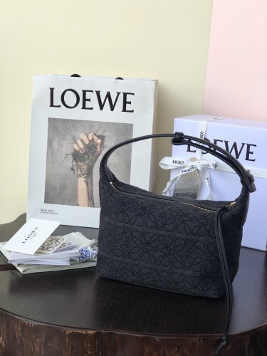 Handbags LOEWE 𝐂𝐮𝐛𝐢 size:21-12-17 cm