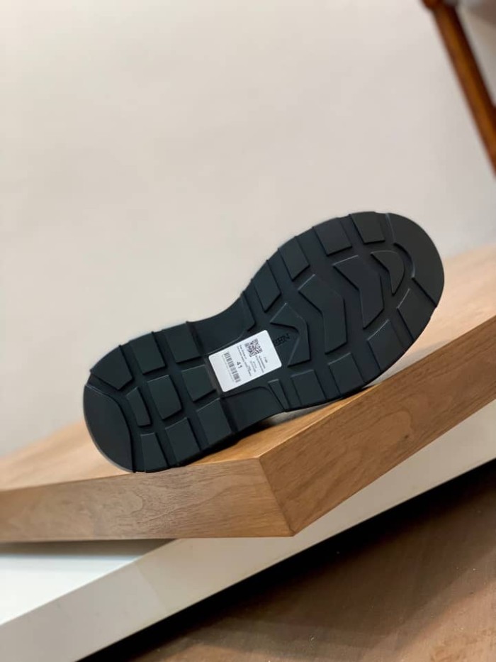 Alexander McQueen Tread Slick Chelsea Boot Leather Triple Black