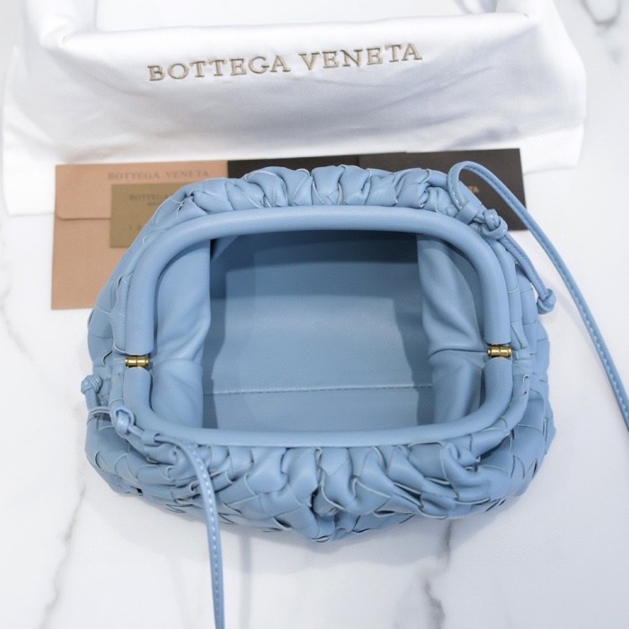 handbags Bottega Veneta The pouch size:23*13*8