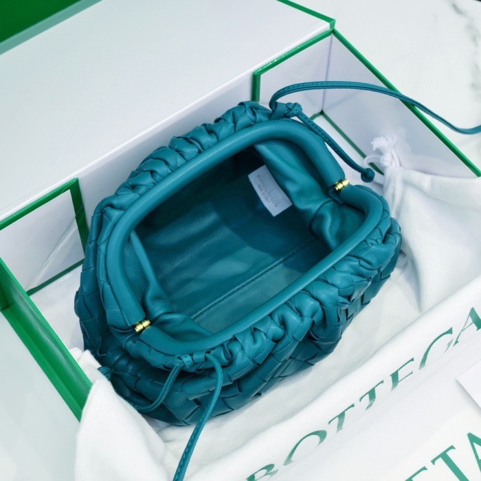 handbags Bottega Veneta The pouch size:23*13*8