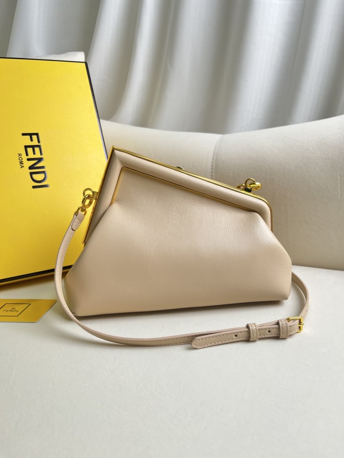 handbags FENDI 2218 size:18*26*9.5cm