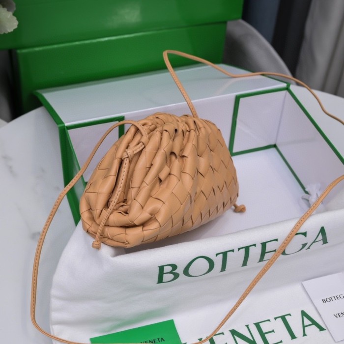 handbags Bottega Veneta The pouch size:23*13*8