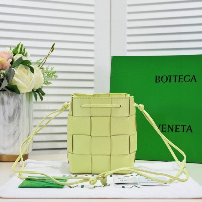Handbags Bottega Veneta 6612 size:19 cm