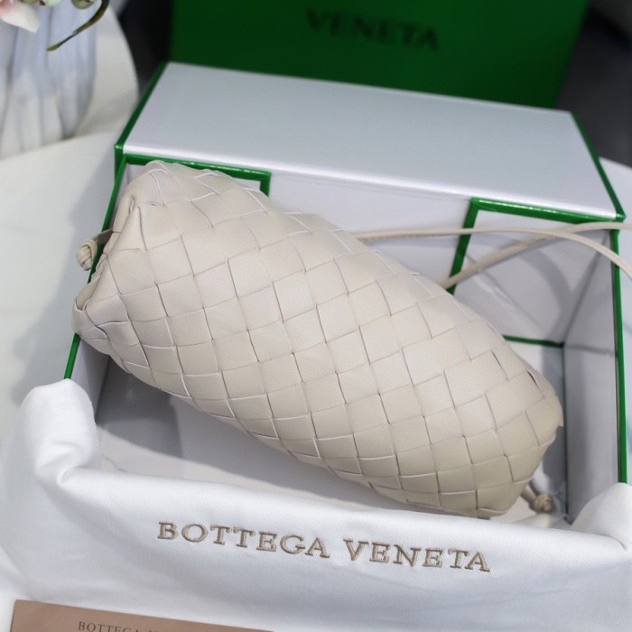 handbags Bottega Veneta The pouch size:23*13*8