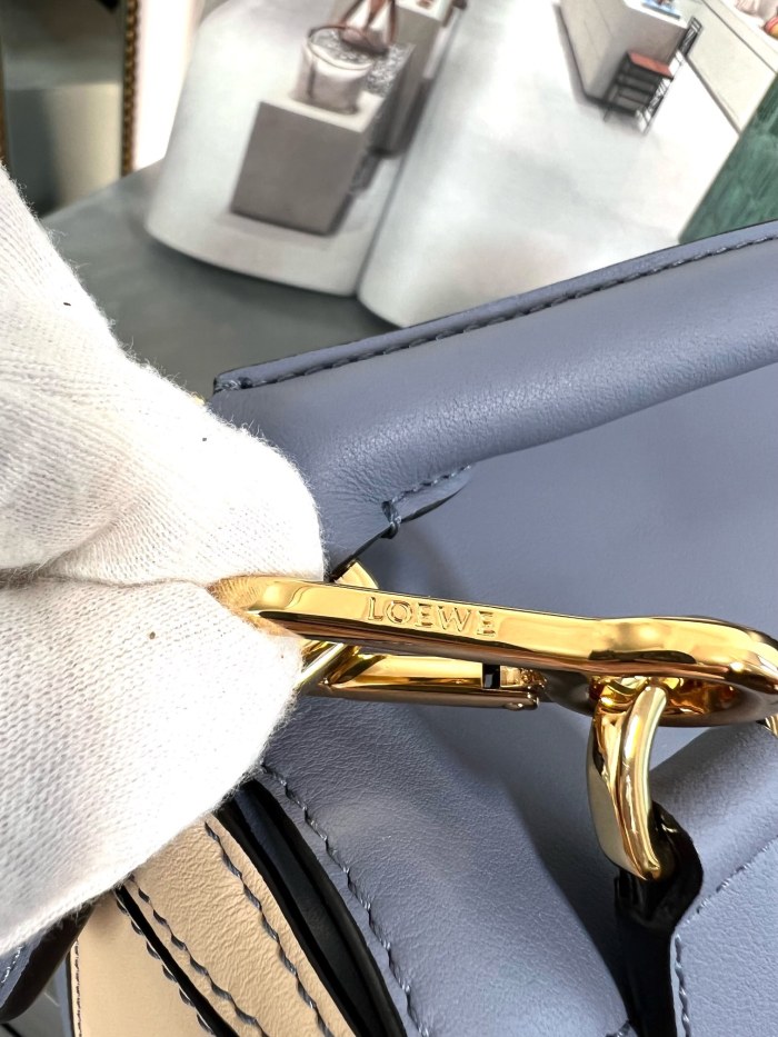 Handbags LOEWE ZP size:24−14-11 cm