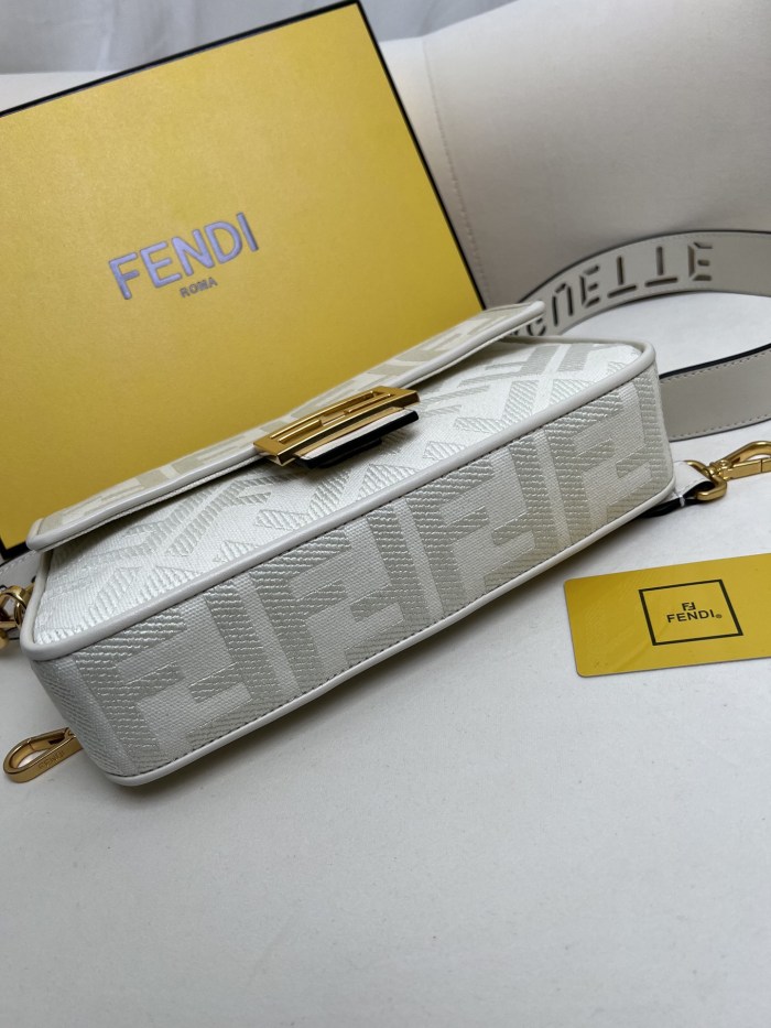 handbags FENDI Baguette size:26*6.5*13.5cm