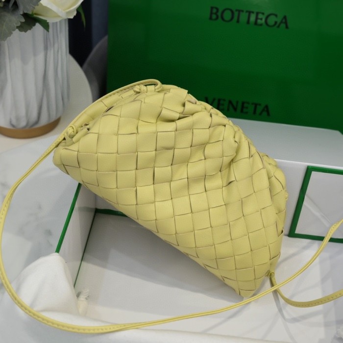 handbags Bottega Veneta The pouch size:23*13*8