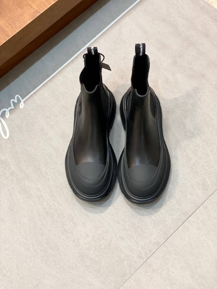 Alexander McQueen Tread Slick Chelsea Boot Leather Triple Black