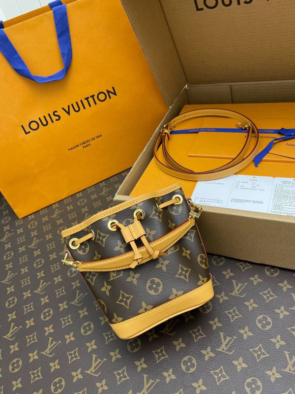 Handbags Louis Vuitton M81266 size:13*16*10 cm