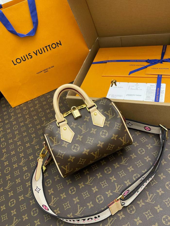 Handbags Louis Vuitton M46234 size:20*13*12 cm