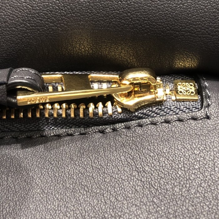 Handbags LOEWE Ykk size:29x18x12 cm