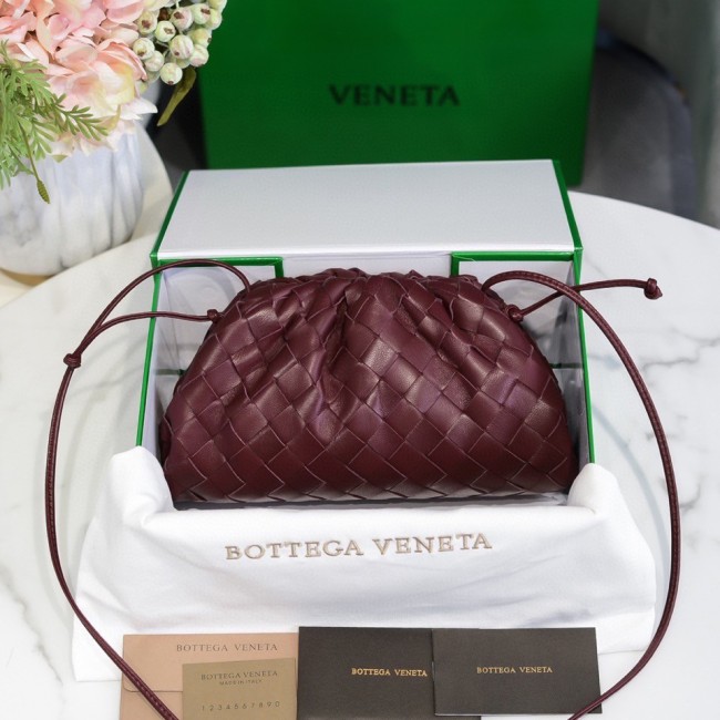 handbags Bottega Veneta The pouch size:23*13*8