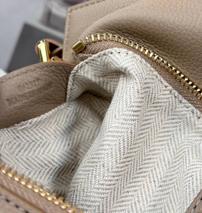 Handbags LOEWE 𝘗𝘶𝘻𝘻𝘭𝘦 𝘌𝘥𝘨𝘦 size:29-19.5-14 cm