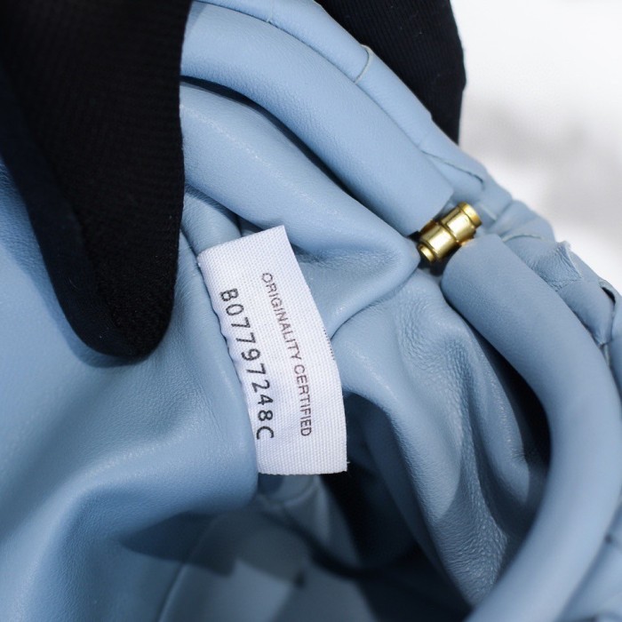 handbags Bottega Veneta The pouch size:23*13*8