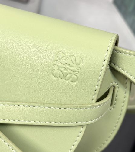 Handbags LOEWE 𝘔𝘪𝘯𝘪 𝘎𝘢𝘵𝘦 size:15*12.5*9cm