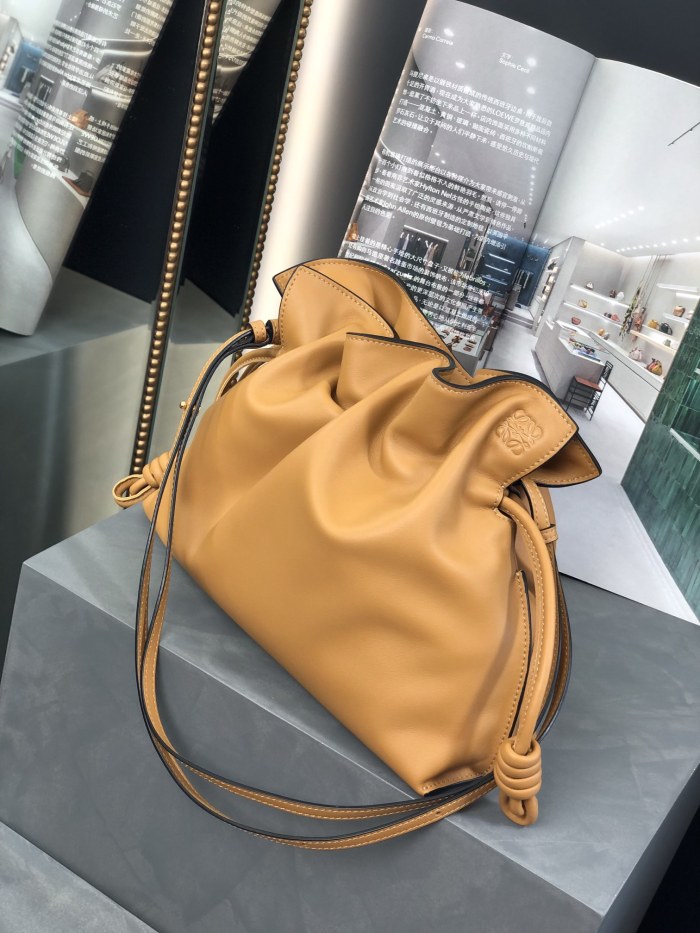 Handbags LOEWE mini flamenco clutch size:22.5-18-9 cm