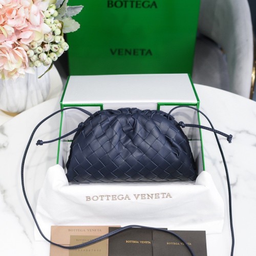 handbags Bottega Veneta The pouch size:23*13*8