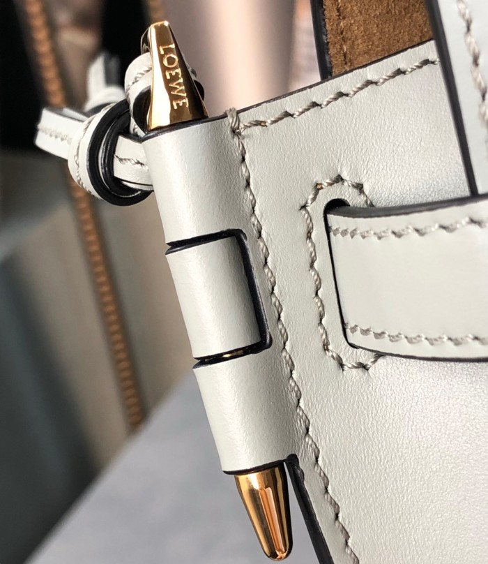 Handbags LOEWE 𝘔𝘪𝘯𝘪 𝘎𝘢𝘵𝘦 size:15*12.5*9cm