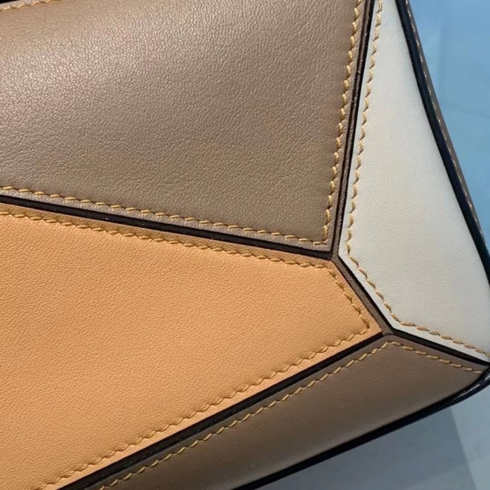 Handbags LOEWE ZP size:24−14-11 cm