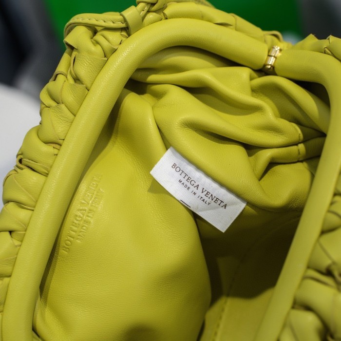 handbags Bottega Veneta The pouch size:23*13*8