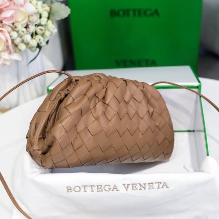 handbags Bottega Veneta The pouch size:23*13*8