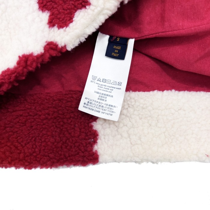 Clothes LOUIS VUITTON 922