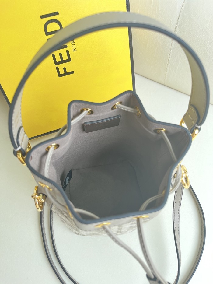 handbags FENDI 226 size:12*18*10cm