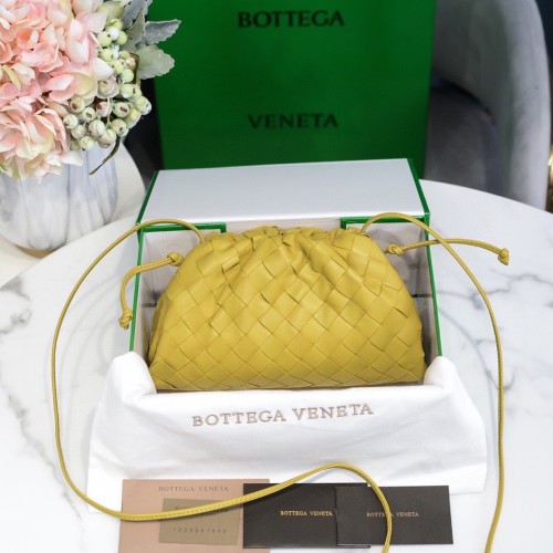 handbags Bottega Veneta The pouch size:23*13*8