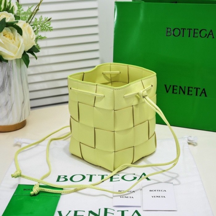 Handbags Bottega Veneta 6612 size:19 cm