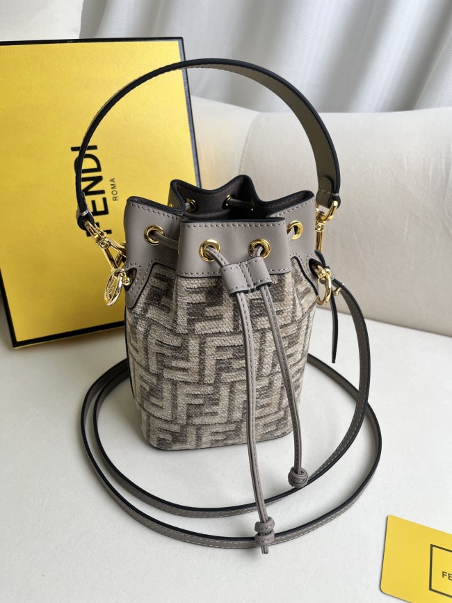 handbags FENDI 226 size:12*18*10cm