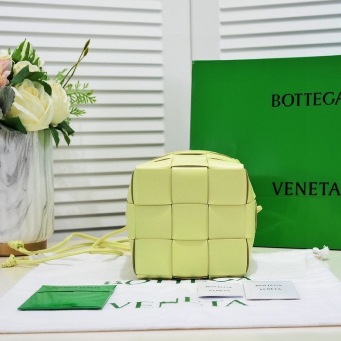 Handbags Bottega Veneta 6612 size:19 cm