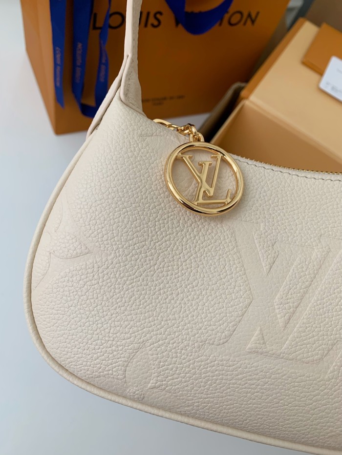 Handbags Louis Vuitton M82391 size:20.5*11*5 cm