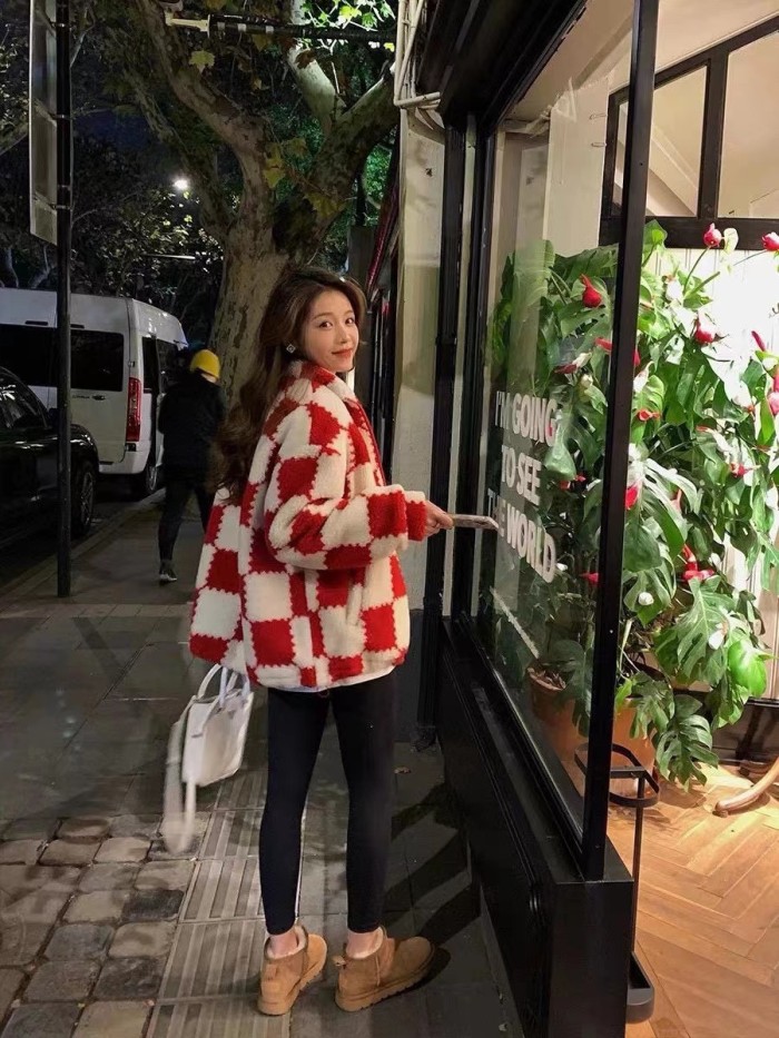 Clothes LOUIS VUITTON 922