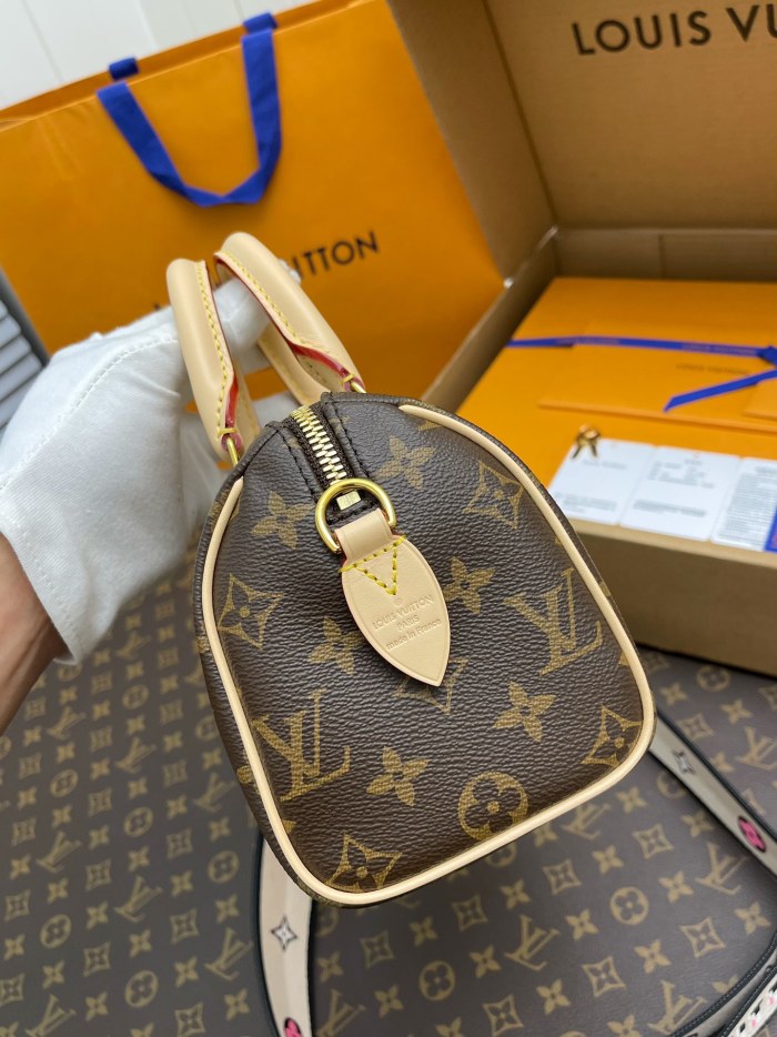 Handbags Louis Vuitton M46234 size:20*13*12 cm