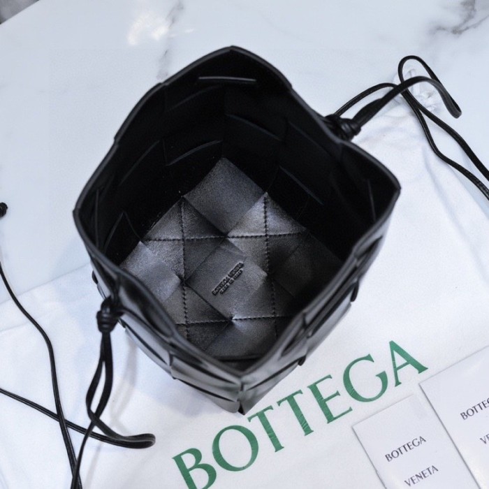 Handbags Bottega Veneta 6612 size:19 cm