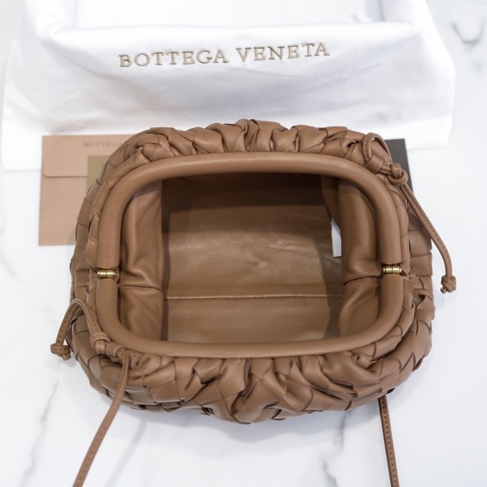 handbags Bottega Veneta The pouch size:23*13*8