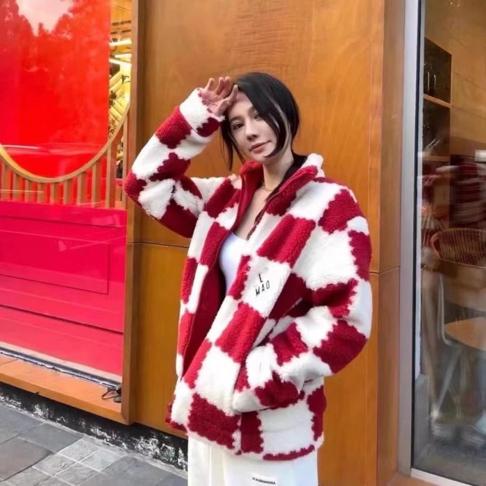 Clothes LOUIS VUITTON 922