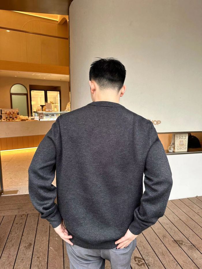 Clothes LOUIS VUITTON 925